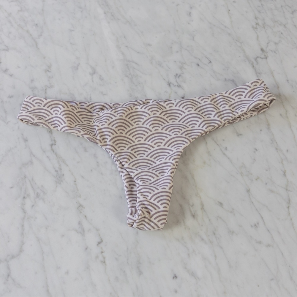 Tori leaver bikini bottoms - Picture 2 of 2